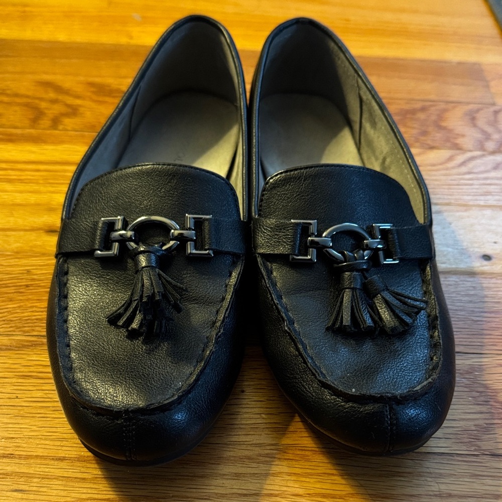 Black Leather Loafers with Tassel Detail